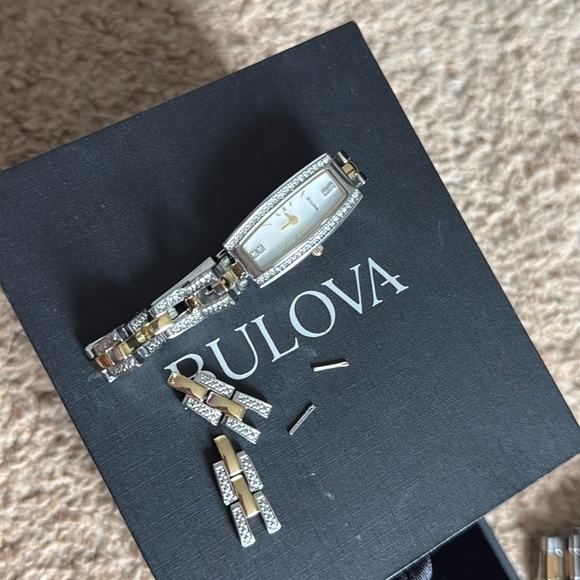Bulova watch - Picture 12 of 17